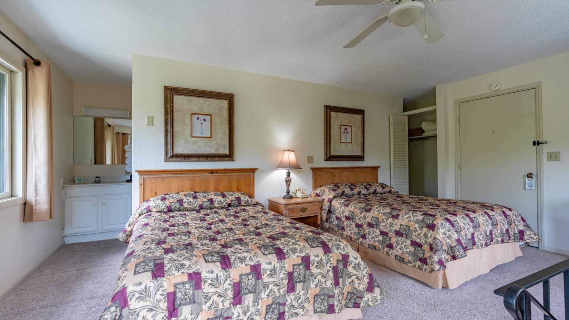 4 Seasons At Beech Mountain Hotel Bilik gambar